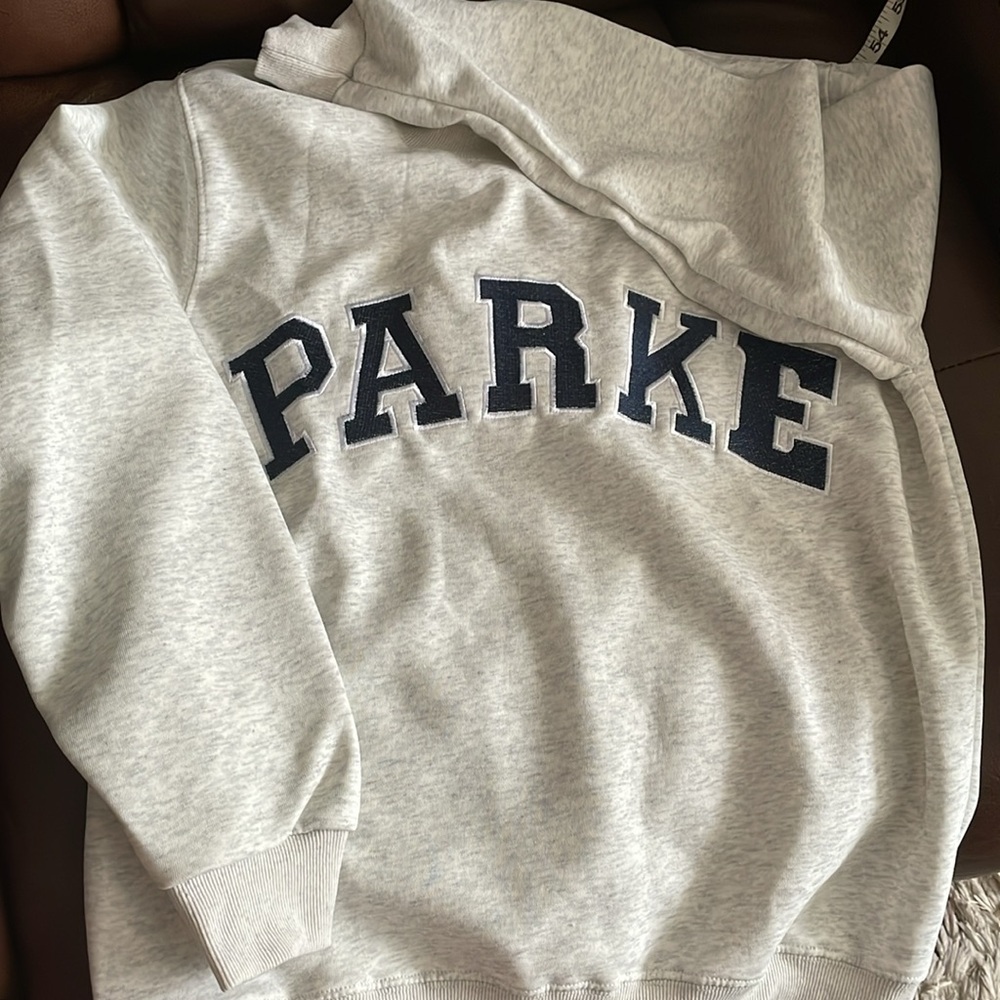 New sweatshirt size medium to large - Picture 2 of 5